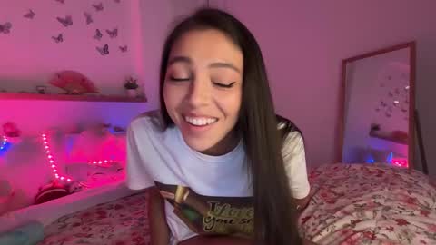 Snapshot of keirasworld chatting on 10/20/25, 12:44 keira online show from 10/20/25, 12:44