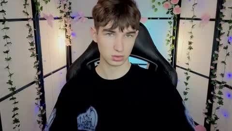 Mark online show from 12/04/25, 01:42