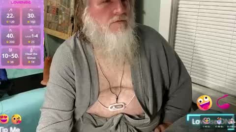 Snapshot of keithobrian chatting on 11/24/25, 04:12 Keithobrian online show from 11/24/25, 04:12