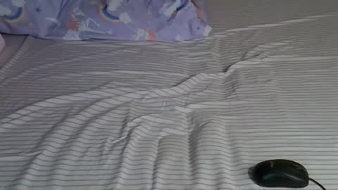 keleni1 online show from 11/29/25, 12:19