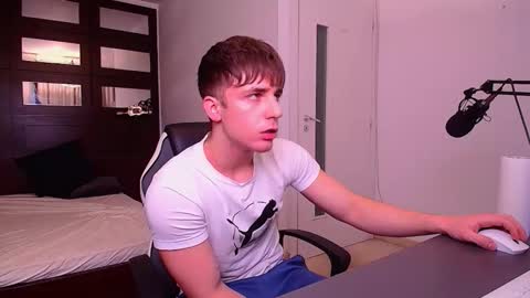 Snapshot of kellenwest chatting on 12/16/25, 11:15 KellenWest online show from 12/16/25, 11:15