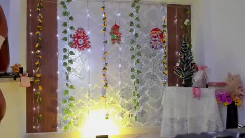 kelly__thomson online show from 12/14/25, 12:16