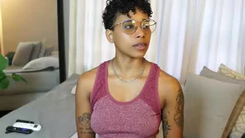 kelly__thomson online show from 06/24/26, 12:48