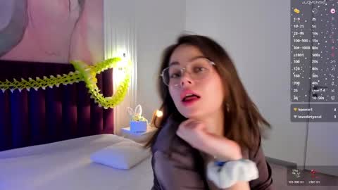 Snapshot of kelly_cuutie chatting on 03/31/26, 01:51 Kelly online show from 03/31/26, 01:51