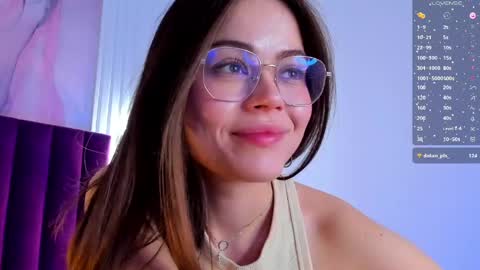 Snapshot of kelly_cuutie chatting on 04/18/26, 01:53 Kelly online show from 04/18/26, 01:53