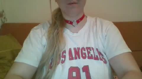 Snapshot of kelly_emmie chatting on 01/31/26, 10:19 Emmie online show from 01/31/26, 10:19