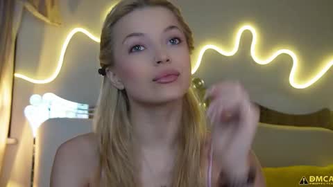 Snapshot of kelly_peachpiee chatting on 11/23/25, 05:18 Kelly online show from 11/23/25, 05:18