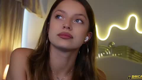 Snapshot of kelly_peachpiee chatting on 03/06/26, 05:37 Kelly online show from 03/06/26, 05:37