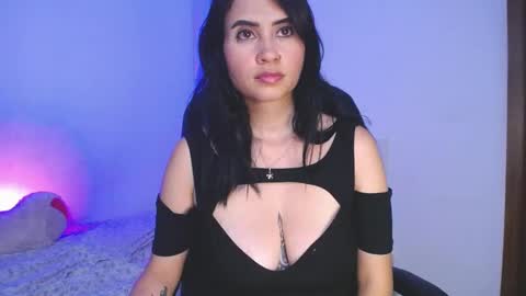 Snapshot of kelly_richardson1 chatting on 12/10/24, 12:17 elena online show from 12/10/24, 12:17