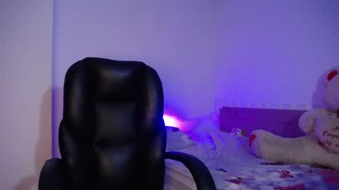 Snapshot of kelly_richardson1 chatting on 01/07/25, 01:49 elena online show from 01/07/25, 01:49