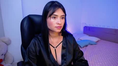 Snapshot of kelly_richardson1 chatting on 02/11/25, 01:10 elena online show from 02/11/25, 01:10