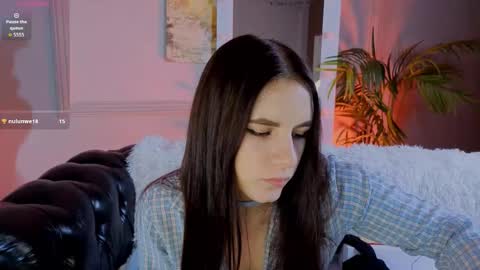 Snapshot of kelly_woods chatting on 12/20/25, 03:30 Kelly online show from 12/20/25, 03:30