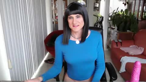 Snapshot of kellyannelynn chatting on 01/04/25, 05:16 kellyanne Lynn but please call me fucktoy online show from 01/04/25, 05:16