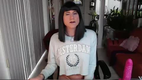 Snapshot of kellyannelynn chatting on 01/27/25, 05:48 kellyanne Lynn but please call me fucktoy online show from 01/27/25, 05:48