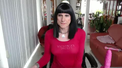 Snapshot of kellyannelynn chatting on 02/08/25, 08:21 kellyanne Lynn but please call me fucktoy online show from 02/08/25, 08:21