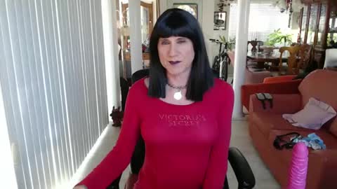 Snapshot of kellyannelynn chatting on 03/01/25, 04:44 kellyanne Lynn but please call me fucktoy online show from 03/01/25, 04:44