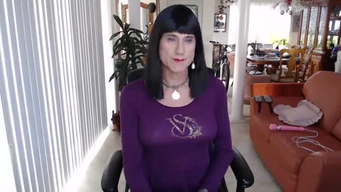 Snapshot of kellyannelynn chatting on 10/11/25, 04:27 kellyanne Lynn but please call me fucktoy online show from 10/11/25, 04:27