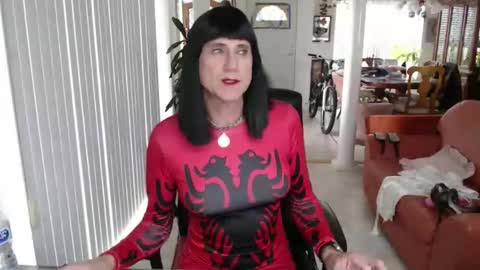 Snapshot of kellyannelynn chatting on 10/25/25, 04:13 kellyanne Lynn but please call me fucktoy online show from 10/25/25, 04:13