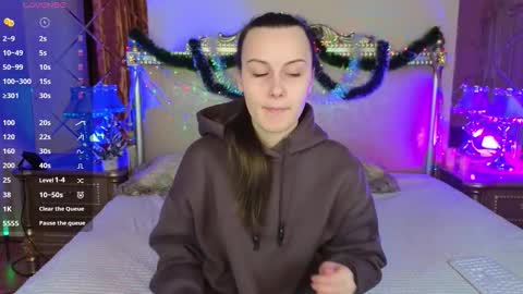 Snapshot of kellycartie chatting on 12/17/25, 01:17 Im Kelly online show from 12/17/25, 01:17