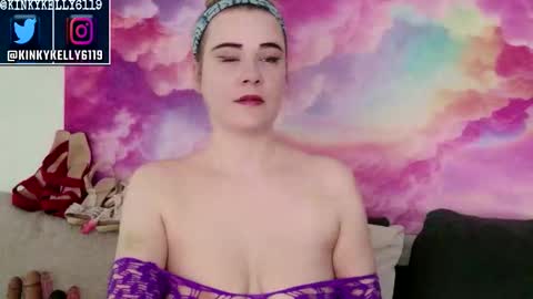 Snapshot of kellylynn76 chatting on 10/23/25, 04:39 kellylynn76 online show from 10/23/25, 04:39