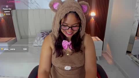 KELLY online show from 11/25/25, 04:01