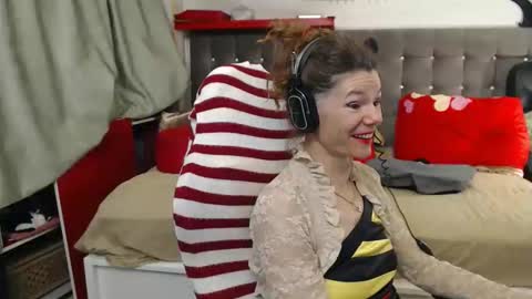 kelly online show from 11/09/25, 10:30