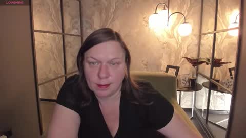 Kelly online show from 10/06/25, 10:23