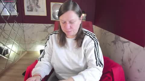 Kelly online show from 05/01/26, 05:34