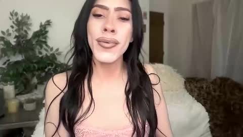 Snapshot of kelsdontstop chatting on 01/12/26, 03:39 Kelsi online show from 01/12/26, 03:39