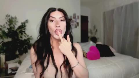 Snapshot of kelsdontstop chatting on 02/08/26, 10:07 Kelsi online show from 02/08/26, 10:07