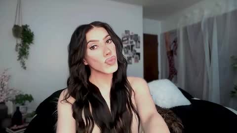 Snapshot of kelsdontstop chatting on 03/03/26, 12:28 Kelsi online show from 03/03/26, 12:28