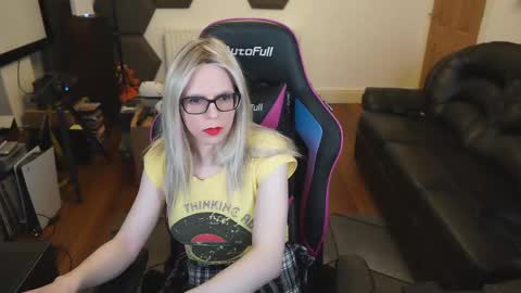 Snapshot of kelseycobalt chatting on 02/16/25, 09:48 kelseycobalt online show from 02/16/25, 09:48