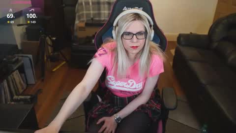 Snapshot of kelseycobalt chatting on 10/27/25, 08:35 kelseycobalt online show from 10/27/25, 08:35