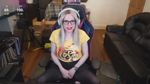 Snapshot of kelseycobalt chatting on 11/25/25, 09:37 kelseycobalt online show from 11/25/25, 09:37