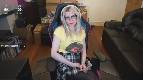 Snapshot of kelseycobalt chatting on 12/15/25, 10:14 kelseycobalt online show from 12/15/25, 10:14