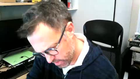 Snapshot of kelvin06133 chatting on 12/03/24, 09:34 kelvin06133 online show from 12/03/24, 09:34