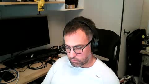 Snapshot of kelvin06133 chatting on 12/27/24, 10:59 kelvin06133 online show from 12/27/24, 10:59