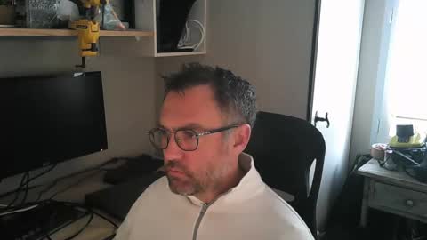 Snapshot of kelvin06133 chatting on 03/07/25, 01:40 kelvin06133 online show from 03/07/25, 01:40