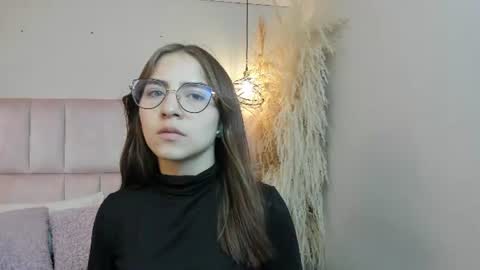 Snapshot of kely_morgan chatting on 06/19/26, 03:11 Kely online show from 06/19/26, 03:11