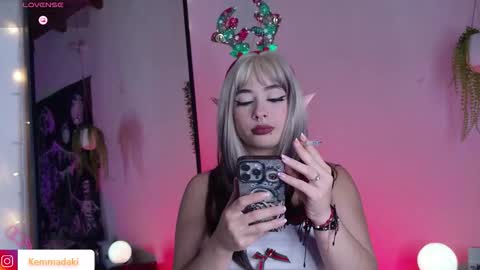 Snapshot of kemmadakii chatting on 12/21/25, 11:45 Kemma online show from 12/21/25, 11:45