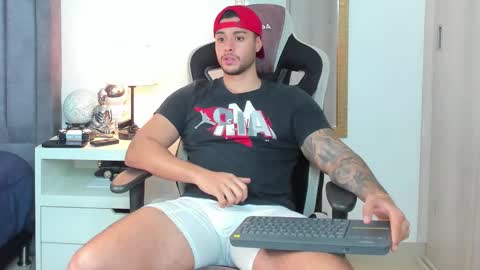 ken_mailik online show from 10/24/25, 05:04