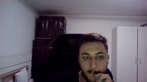 Snapshot of kenan_10 chatting on 05/04/26, 12:39 kenan online show from 05/04/26, 12:39