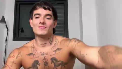 Snapshot of kenboyea_ chatting on 10/10/25, 04:28 luis carlos esteban online show from 10/10/25, 04:28