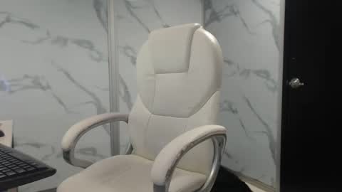 kendall69__ online show from 12/08/24, 07:22