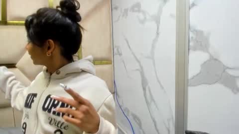 kendall69__ online show from 12/17/25, 12:22