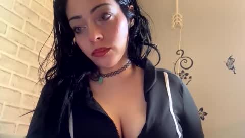 Snapshot of kendall_knoxx chatting on 10/01/25, 03:29 Kendall Kandy online show from 10/01/25, 03:29