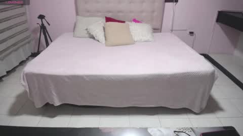 kendall_rossii_ online show from 12/14/25, 03:12