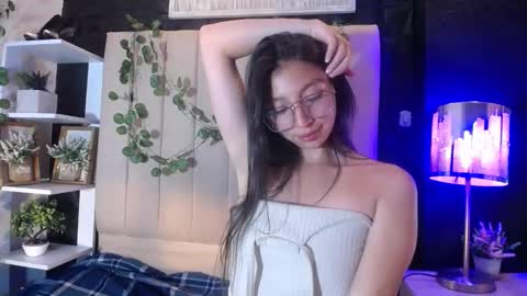 Snapshot of kendall_saenz chatting on 09/22/25, 08:00 kendall_saenz online show from 09/22/25, 08:00