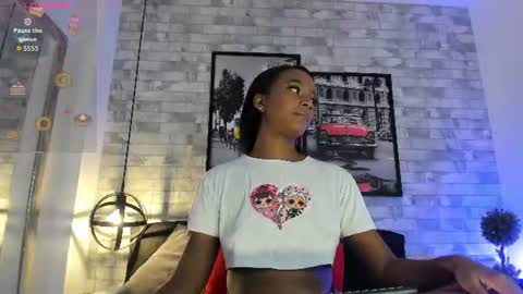 Snapshot of kendalross28 chatting on 06/25/26, 02:44 Kendall online show from 06/25/26, 02:44