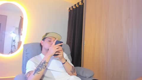 Snapshot of kendel_dimitri chatting on 01/20/25, 08:19 kendel_dimitri online show from 01/20/25, 08:19